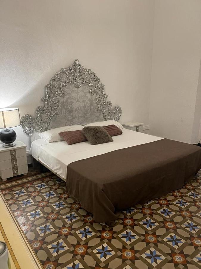 Efate Rooms บาร์เซโลนา ภายนอก รูปภาพ
